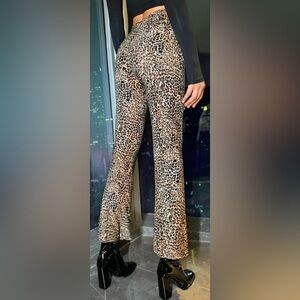 Zara Leopard / animal print cropped pants. Bootcut, high rise, side zipper. M